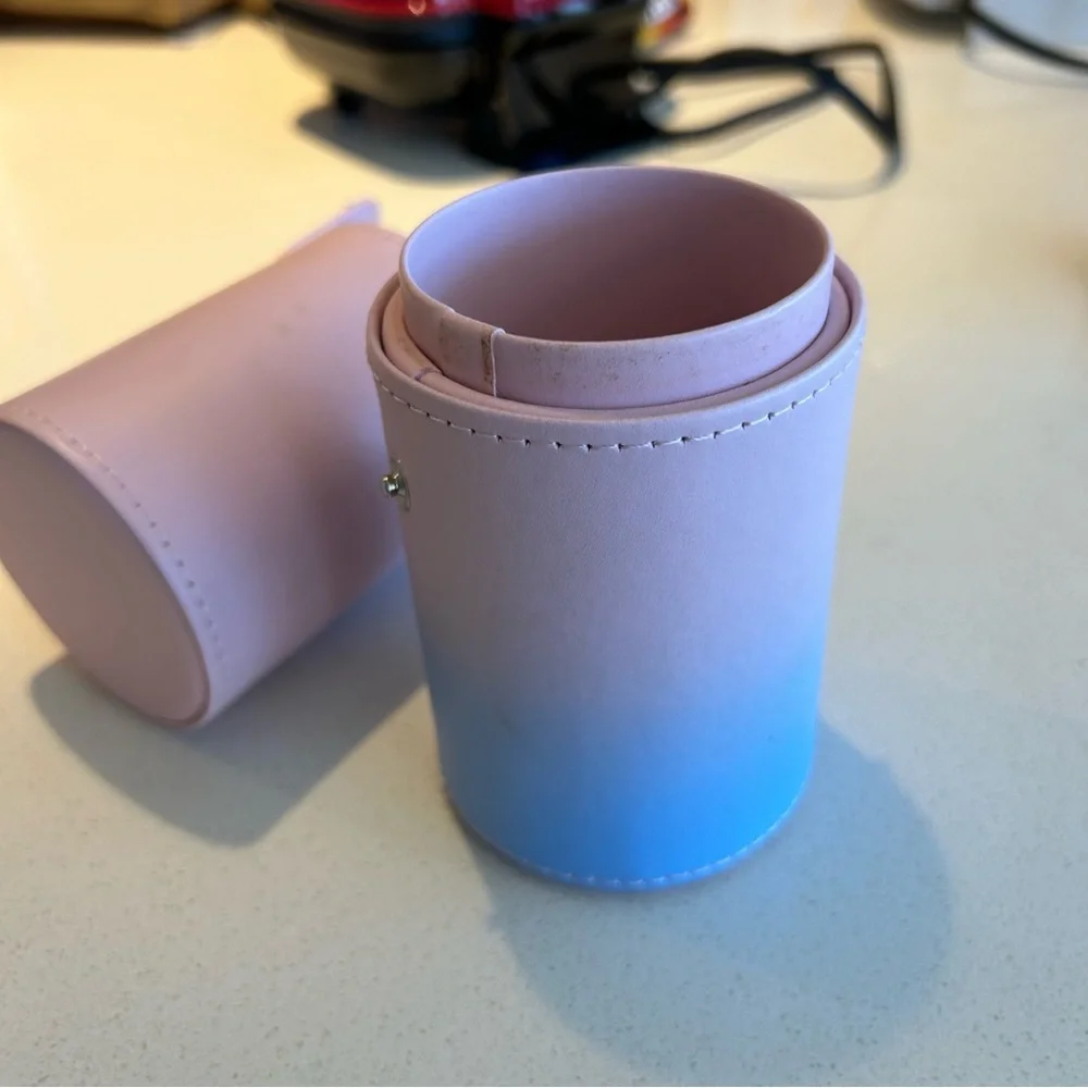 Makeup brush Cylinder Travel Holder